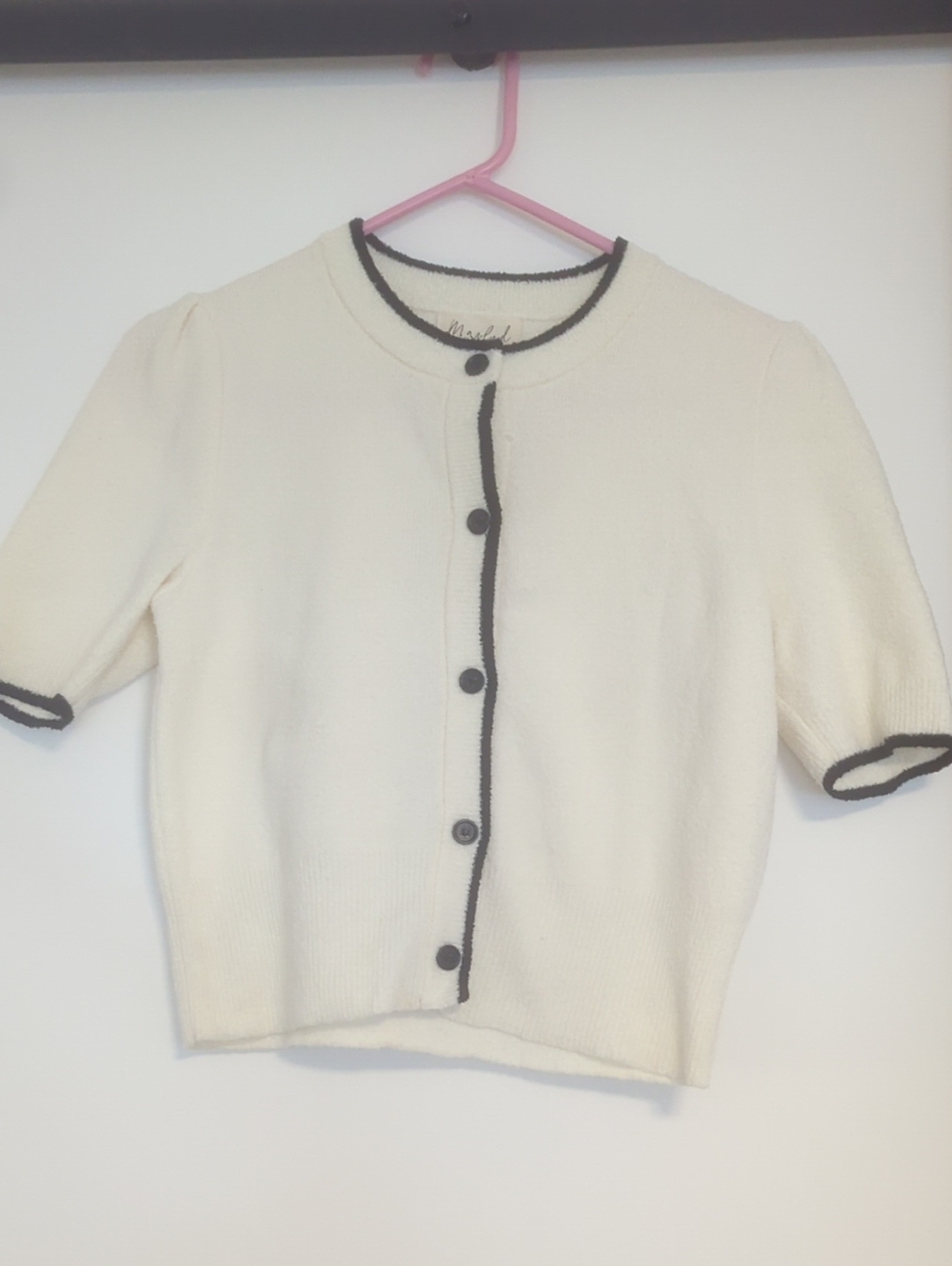 Marled Cream Short-Sleeve Cardigan with Black Trim